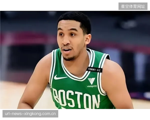 球迷期待沃特斯：从“魔术师”到“神话”——沃特斯的传奇与未来之梦